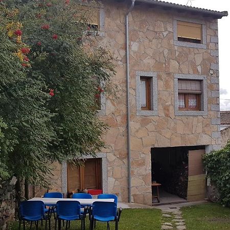 Maison d'hôtes Casa Rural El Casillo Del Abuelo Goyo à Navarredonda Extérieur photo