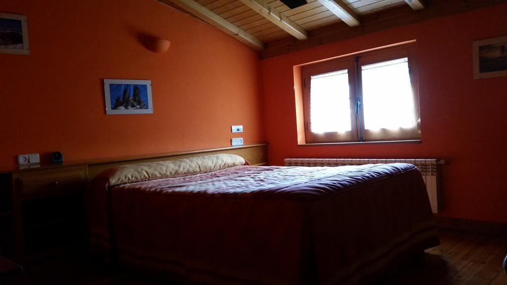 Maison d'hôtes Casa Rural El Casillo Del Abuelo Goyo à Navarredonda Chambre photo