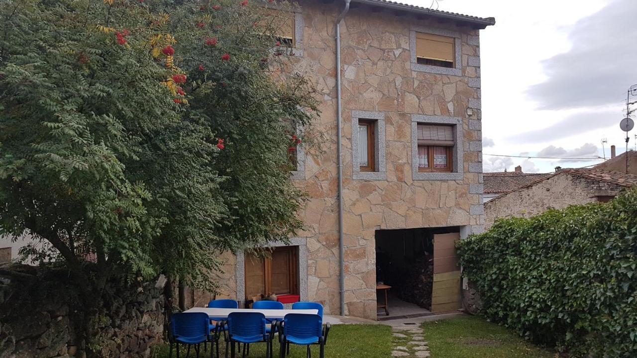 Maison d'hôtes Casa Rural El Casillo Del Abuelo Goyo à Navarredonda Extérieur photo